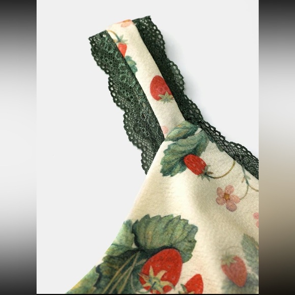 Strawberry Print Midi Dress Lace Trim Boutique New Various Size Available - Picture 4 of 7